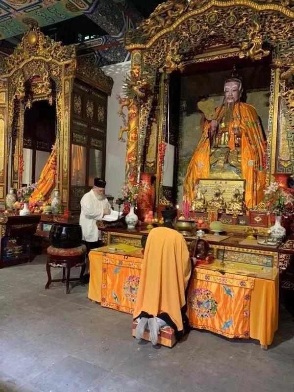 美国道教协会至厚道长问道青城山