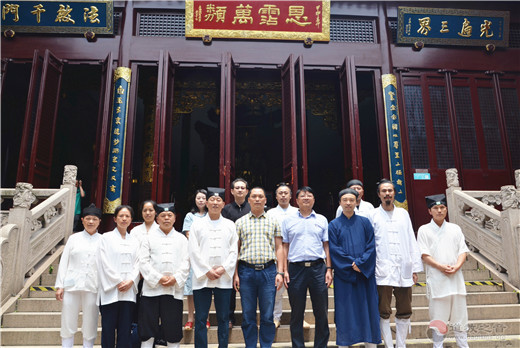 重庆市道教协会会长邓信德道长一行参访考察上海白云观