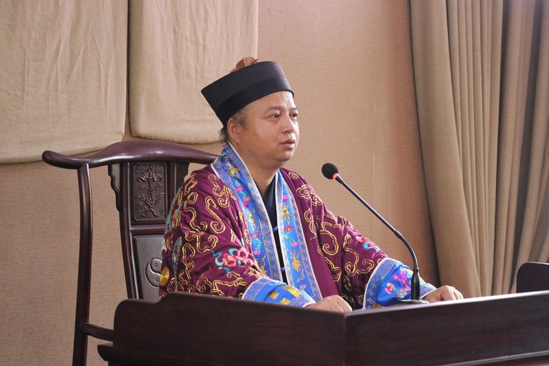 薪火相传,邵阳玉清宫今日举行第十七期居士皈依入道法会.